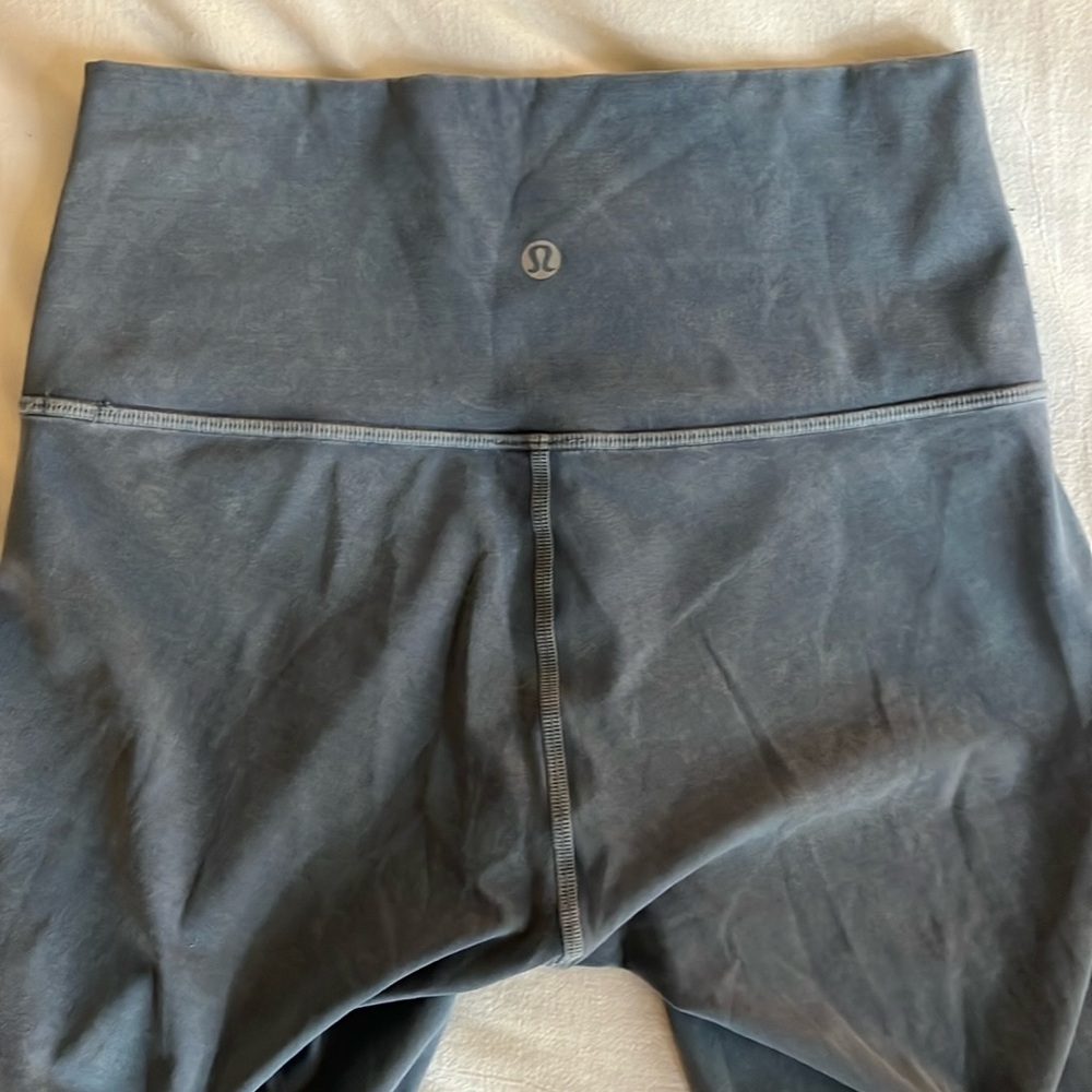 Lululemon leggings - light blue - size 6 - Picture 3 of 3